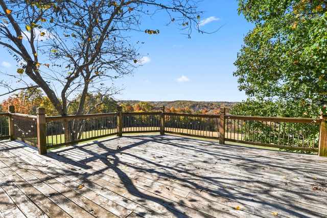 796 Sunny Slope Drive, Crane, MO 65633