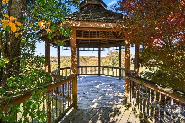 796 Sunny Slope Drive, Crane, MO 65633