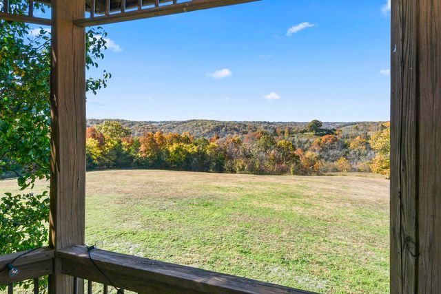 796 Sunny Slope Drive, Crane, MO 65633