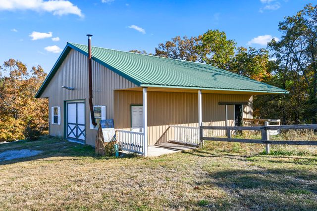 796 Sunny Slope Drive, Crane, MO 65633