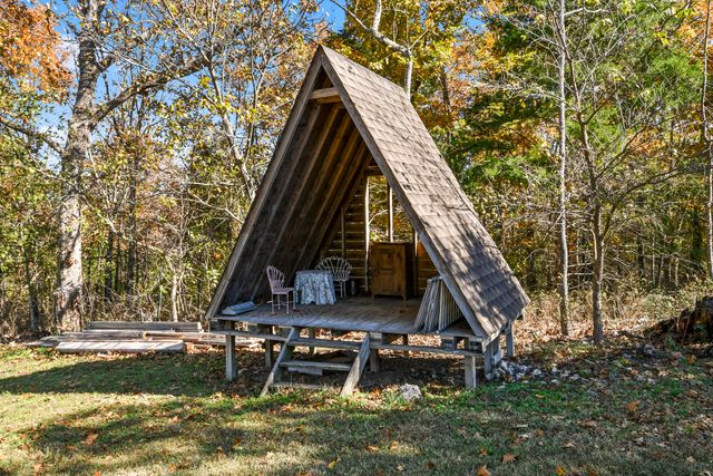 796 Sunny Slope Drive, Crane, MO 65633