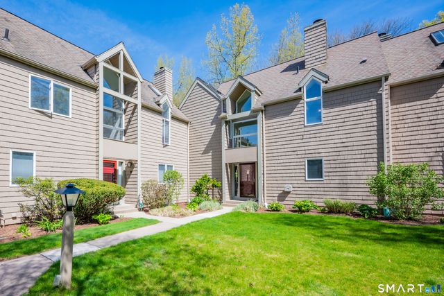 72 Timberwood Road 72, West Hartford, CT 06117
