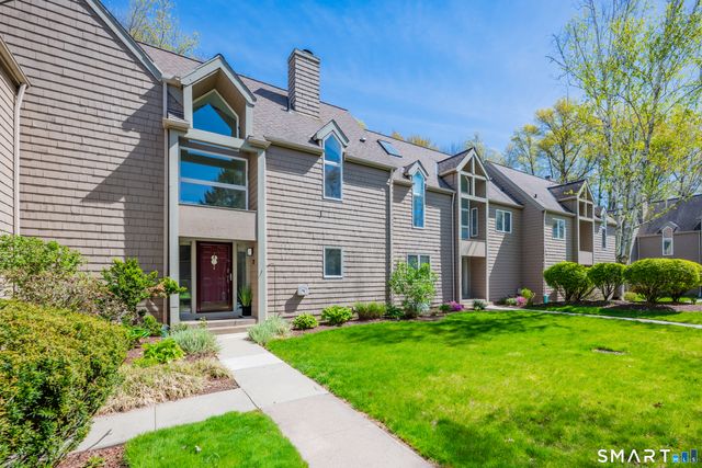 72 Timberwood Road 72, West Hartford, CT 06117