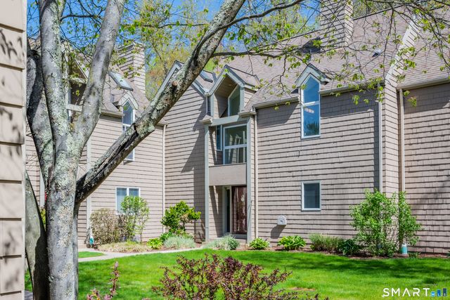 72 Timberwood Road 72, West Hartford, CT 06117