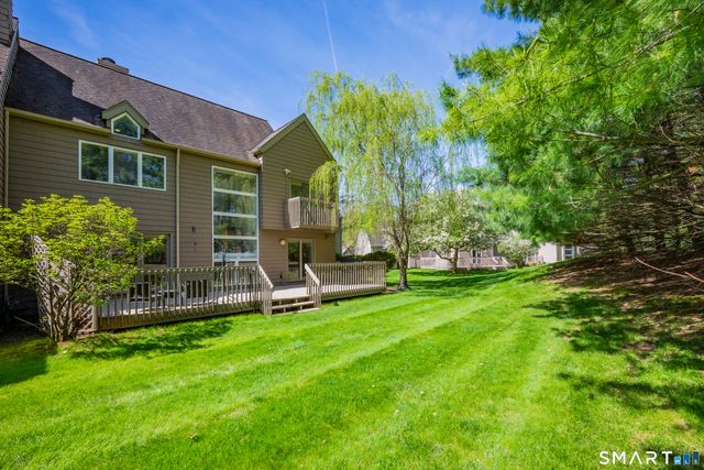 72 Timberwood Road 72, West Hartford, CT 06117