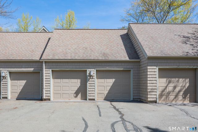 72 Timberwood Road 72, West Hartford, CT 06117