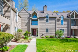 72 Timberwood Road 72, West Hartford, CT 06117