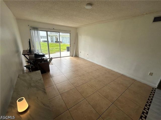 3704 Broadway 107, Fort Myers, FL 33901