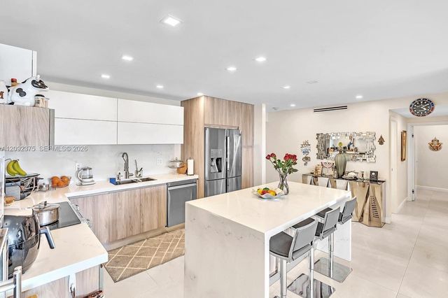 19390 Collins Avenue 421, Sunny Isles Beach, FL 33160