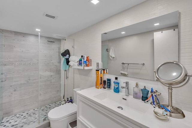 19390 Collins Avenue 421, Sunny Isles Beach, FL 33160