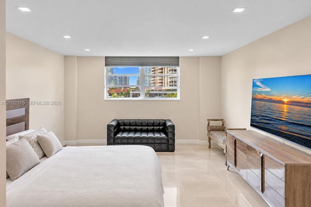 19390 Collins Avenue 421, Sunny Isles Beach, FL 33160