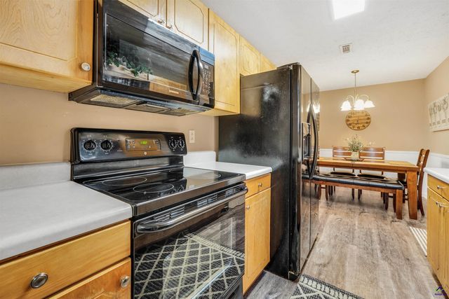 145 Old Highway 85, Senoia, GA 30276