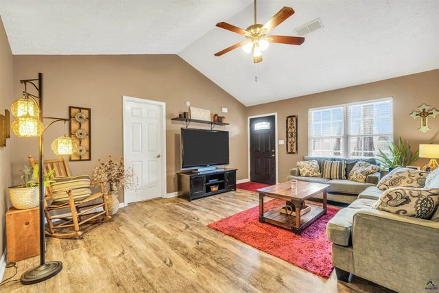 145 Old Highway 85, Senoia, GA 30276