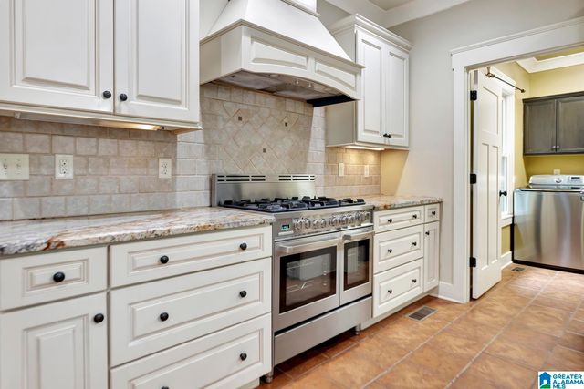 101 NORTH LAKE DRIVE, Hoover, AL 35242