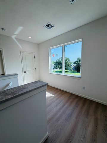 1515 N Waco Avenue, Tulsa, OK 74127
