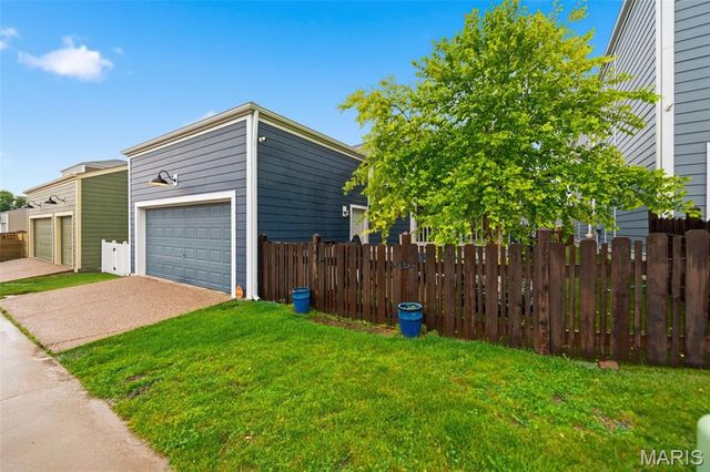 3308 Camp Street, St Charles, MO 63301