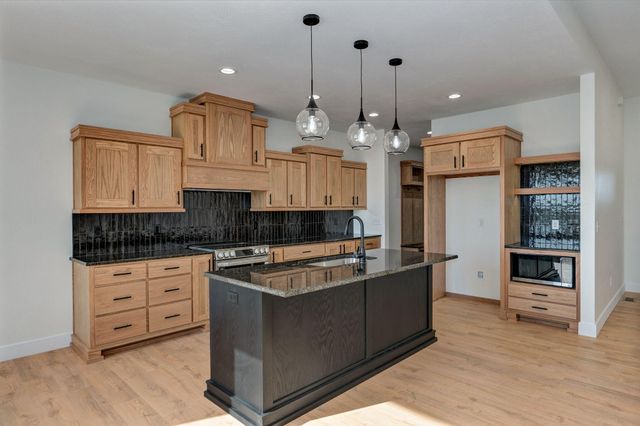 1090 Napper Road, Billings, MO 65610