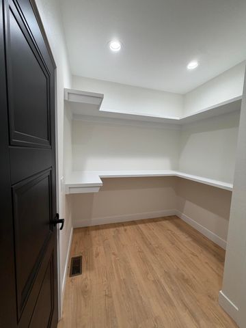 1090 Napper Road, Billings, MO 65610