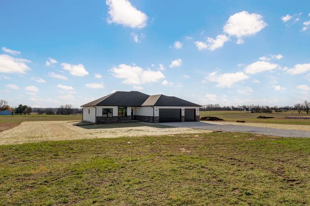 1090 Napper Road, Billings, MO 65610