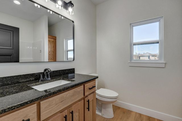 1090 Napper Road, Billings, MO 65610