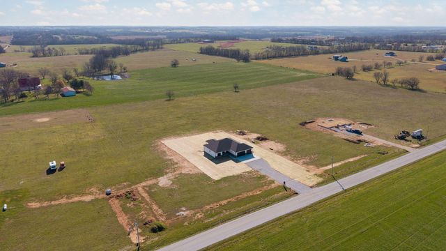 1090 Napper Road, Billings, MO 65610