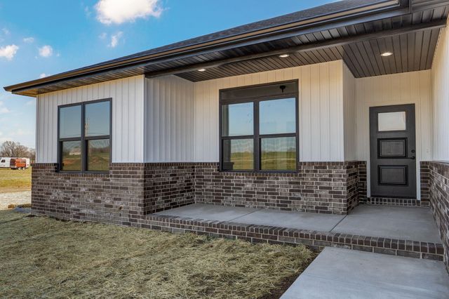 1090 Napper Road, Billings, MO 65610