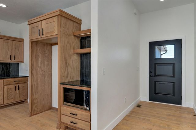 1090 Napper Road, Billings, MO 65610