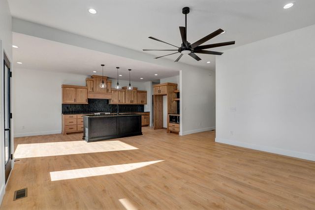 1090 Napper Road, Billings, MO 65610