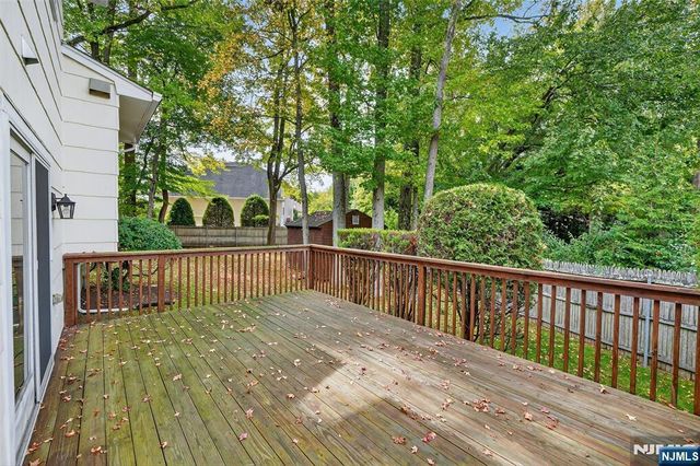 2 Eisenhower Road, Closter, NJ 07624
