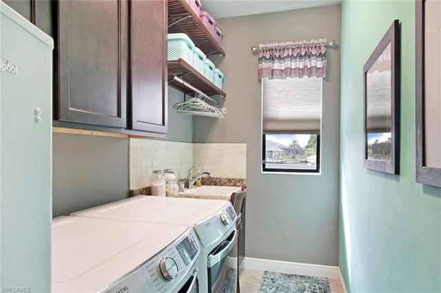 915 NW 36th PL, Cape Coral, FL 33993