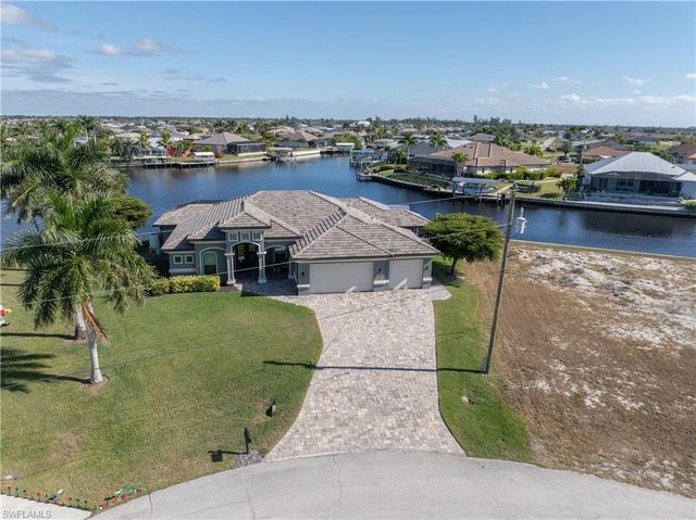 915 NW 36th PL, Cape Coral, FL 33993