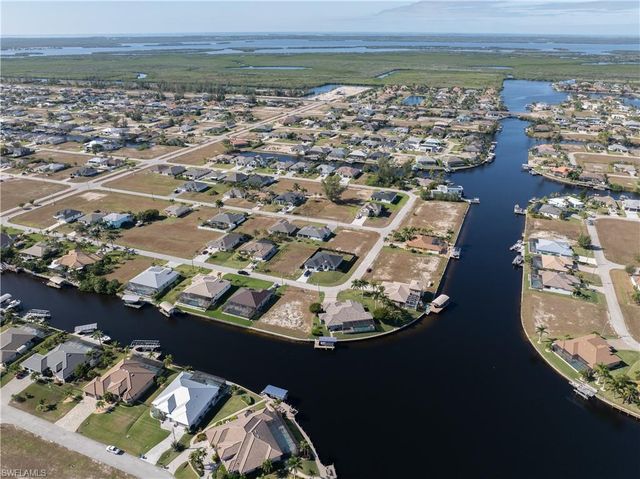 915 NW 36th PL, Cape Coral, FL 33993