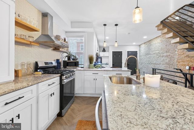 565 S CHRISTIAN ST, Lancaster, PA 17602