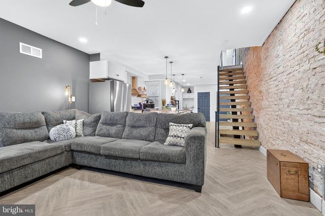 565 S CHRISTIAN ST, Lancaster, PA 17602