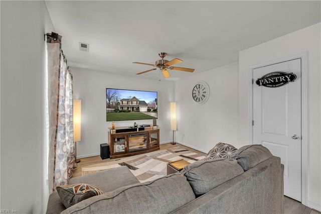 87 Magnolia DR, Newport News, VA 23605