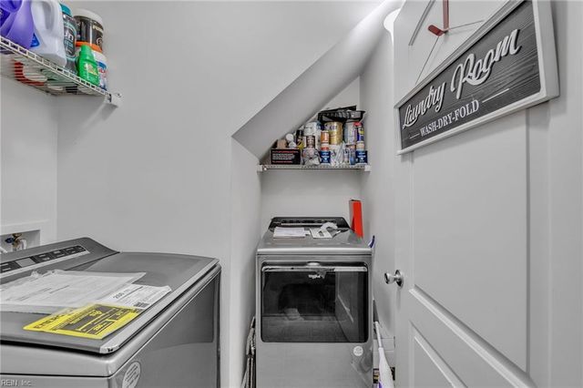 87 Magnolia DR, Newport News, VA 23605