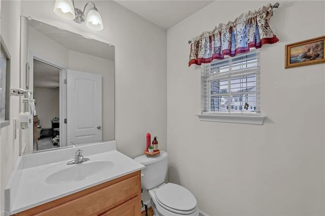 87 Magnolia DR, Newport News, VA 23605