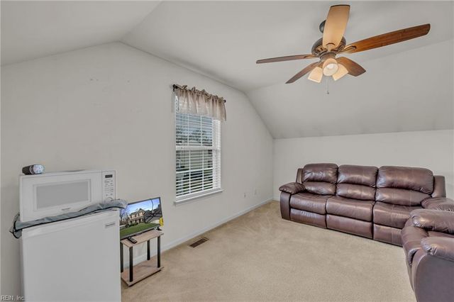 87 Magnolia DR, Newport News, VA 23605