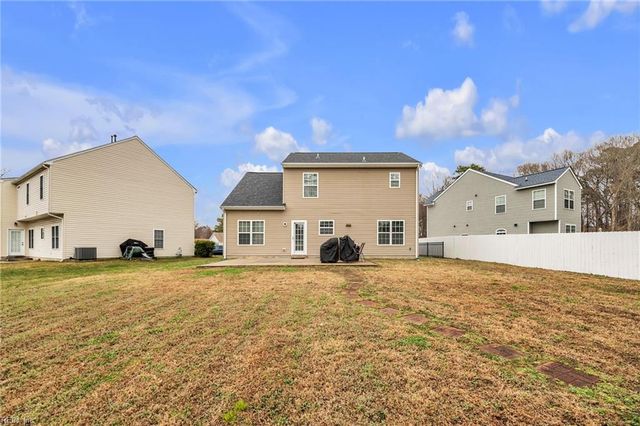 87 Magnolia DR, Newport News, VA 23605