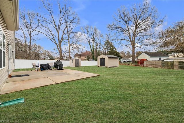 87 Magnolia DR, Newport News, VA 23605