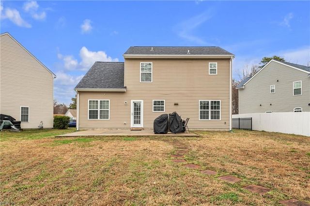 87 Magnolia DR, Newport News, VA 23605