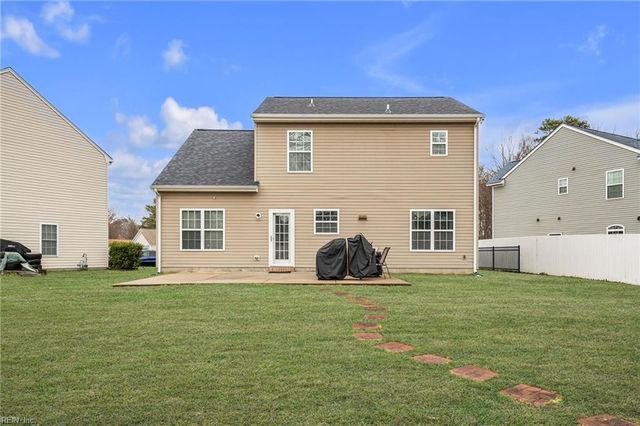 87 Magnolia DR, Newport News, VA 23605
