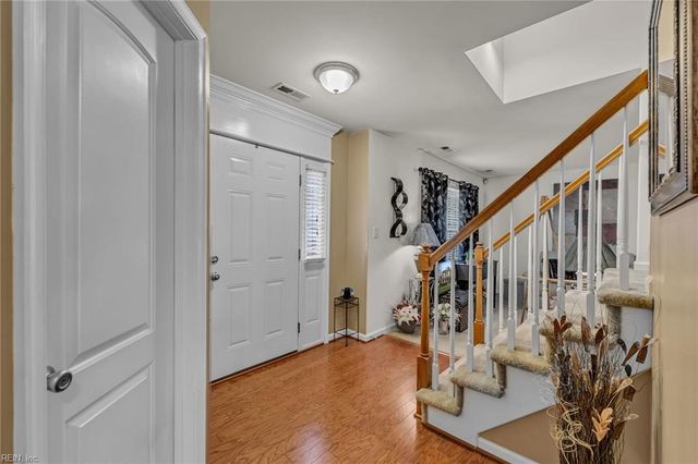 87 Magnolia DR, Newport News, VA 23605