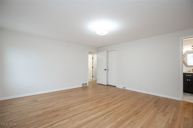 5228 Hickory Drive, Lyndhurst, OH 44124