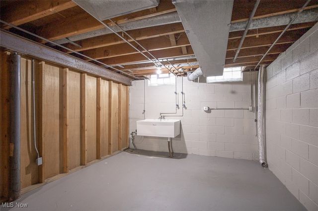 5228 Hickory Drive, Lyndhurst, OH 44124