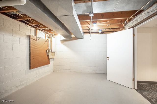 5228 Hickory Drive, Lyndhurst, OH 44124