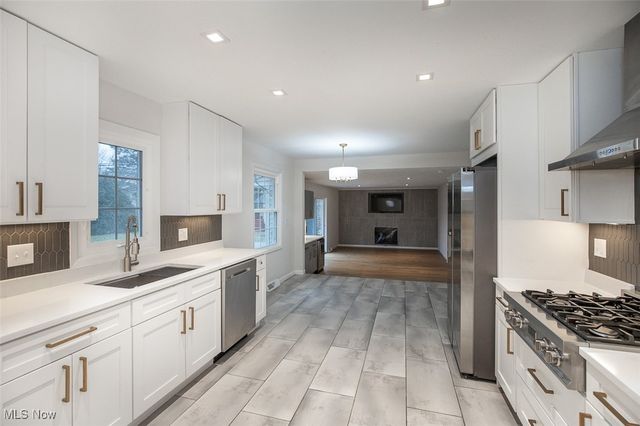 5228 Hickory Drive, Lyndhurst, OH 44124