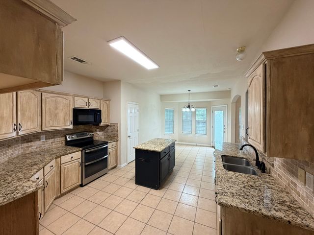 216 Flagstone Drive, Burleson, TX 76028
