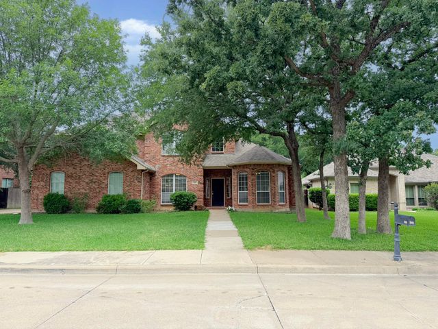 216 Flagstone Drive, Burleson, TX 76028