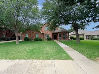216 Flagstone Drive, Burleson, TX 76028